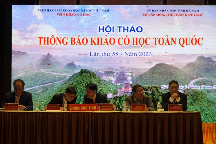 Đoàn chủ tịch điều hành phiên khai mạc hội thảo