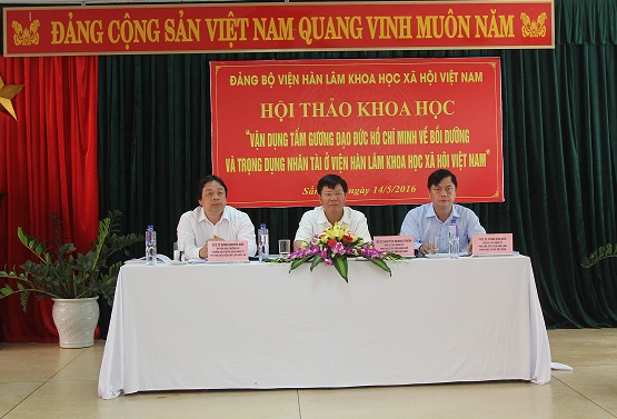 Chủ tọa hội thảo: PGS.TS. Đặng Nguyên Anh,<br> GS.TS. Nguyễn Quang Thuấn và PGS.TS. Phạm Văn Đức<br> (từ trái qua phải)