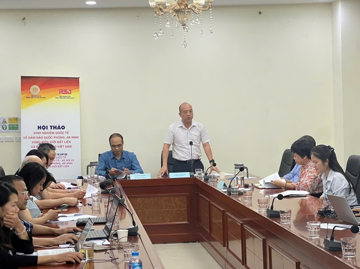 TS. Đỗ Tá Khánh, Phó Viện trưởng IRSD, Chủ nhiệm đề tài phát biểu đề dẫn
