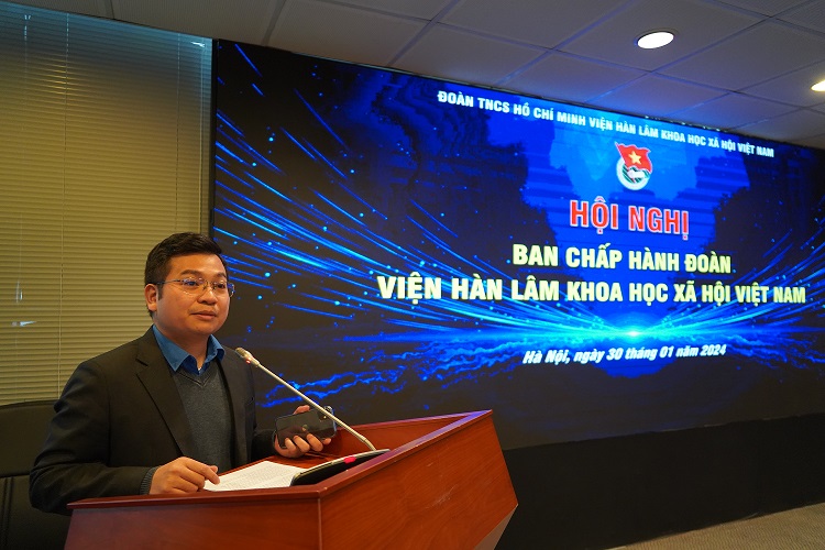 TS. Nguyễn Tuấn Anh, Bí thư Đoàn TNCS Hồ Chí Minh Viện Hàn lâm phát biểu khai mạc tại Hội nghị