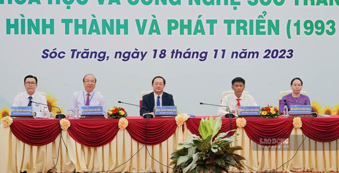 Đoàn chủ trì Hội nghị