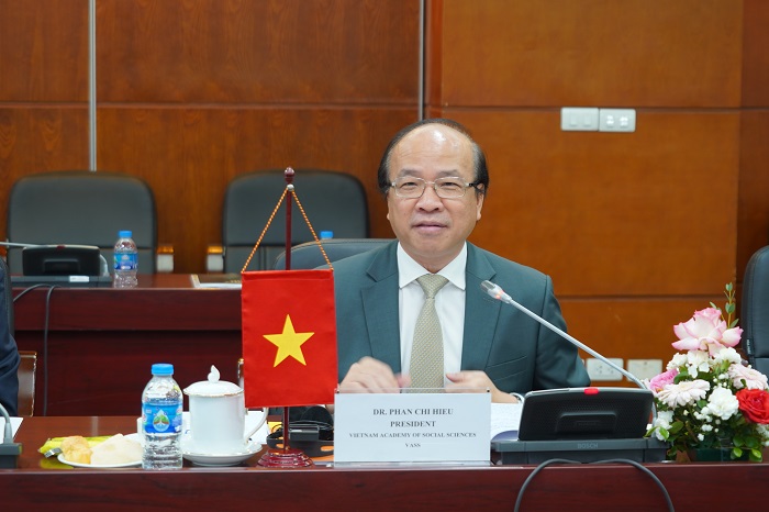 Chủ tịch Phan Chí Hiếu tại buổi làm việc