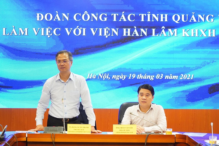 Phó Chủ tịch Viện Hàn lâm – TS. Đặng Xuân Thanh và Ông Trần Văn Tân, Phó Chủ tịch tỉnh Quảng Nam tại buổi làm việc