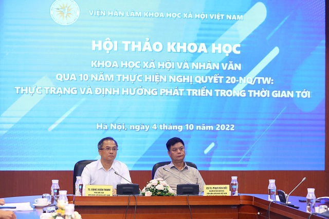 TS. Đặng Xuân Thanh và GS.TS. Phạm Văn Đức chủ trì Hội thảo