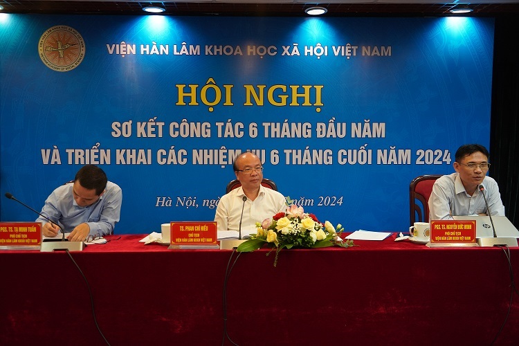 Đoàn Chủ tịch điều hành Hội nghị