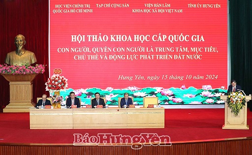 Đoàn chủ tọa Hội thảo