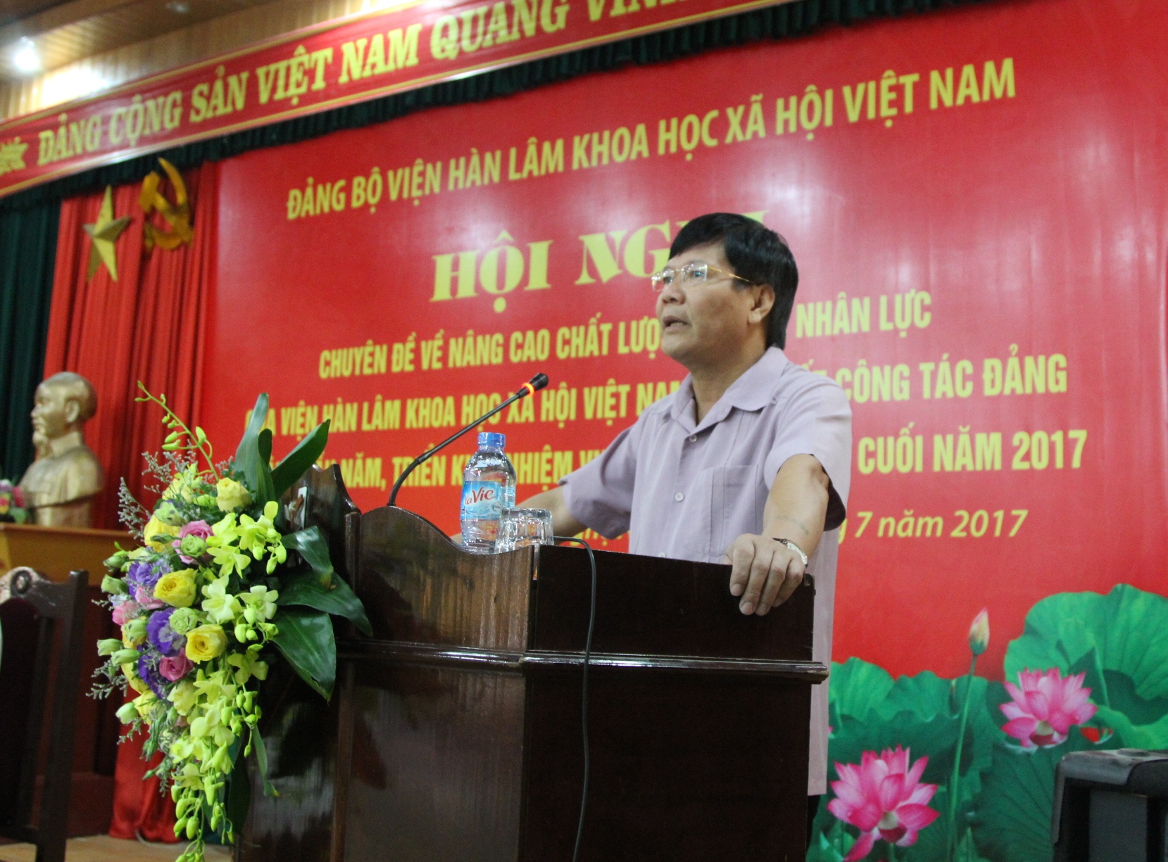 GS.TS. Nguyễn Quang Thuấn, Bí thư Đảng ủy, <br> Chủ tịch Viện Hàn lâm phát biểu khai mạc <br> tại Hội nghị