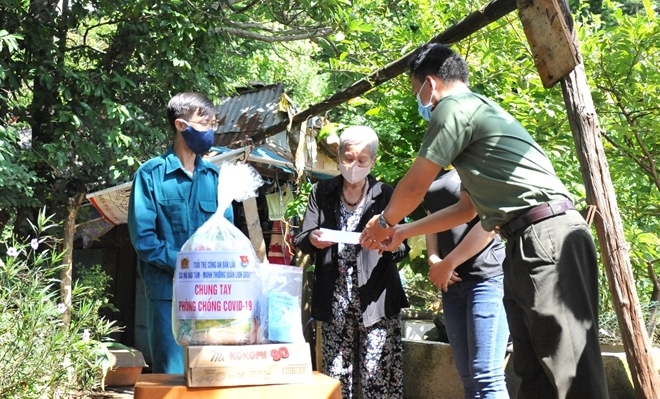 Truyền thống đoàn kết, tương thân, tương ái đã được thắp sáng và lan tỏa trong cộng đồng (Nguồn ảnh: Internet)