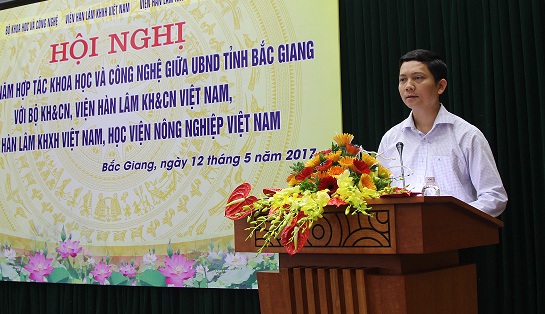 PGS.TS. Bùi Nhật Quang, Ủy viên dự khuyết BCH Trung ương Đảng, <br>Phó Chủ tịch VASS phát biểu tại Hội nghị