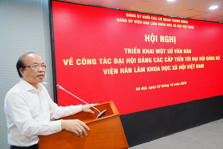 Đồng chí Phan Chí Hiếu, Bí thư Đảng ủy, Chủ tịch Viện Hàn lâm phát biểu tại Hội nghị