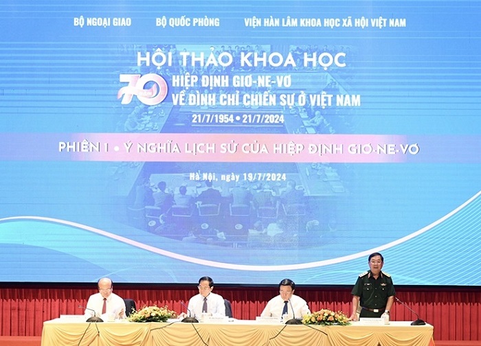 Đoàn Chủ tọa Hội thảo