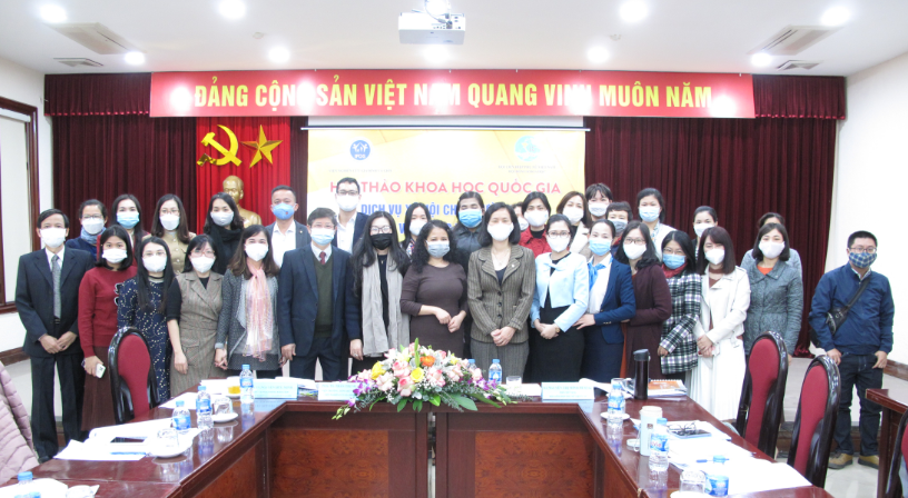 Các đại biểu chụp ảnh lưu niệm