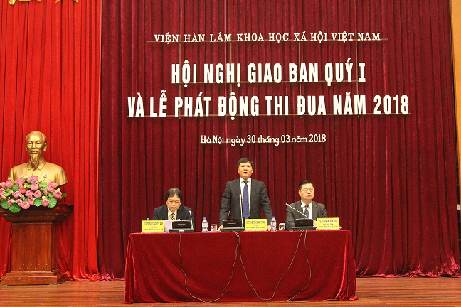 GS.TS. Nguyễn Quang Thuấn, Bí thư Đảng ủy, Chủ tịch Viện Hàn lâm phát biểu tại Hội nghị