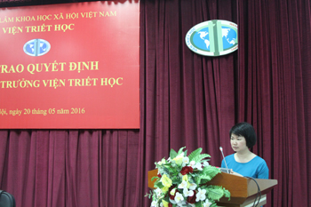 TS. Cao Thu Hằng, tân Phó Viện trưởng Viện Triết học <br> phát biểu nhận nhiệm vụ 