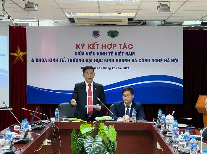 NGƯT.TS. Bùi Văn Can, Chủ nhiệm Khoa Kinh tế Trường Đại học Kinh doanh và Công nghệ Hà Nội phát biểu tại buổi Lễ ký kết thỏa thuận hợp tác