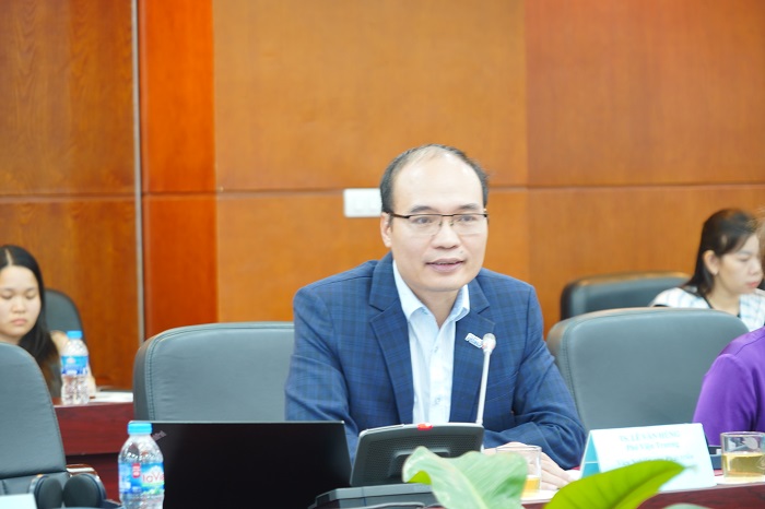 TS. Lê Văn Hùng, Phó Viện trưởng phụ trách, IRSD phát biểu tại Hội thảo