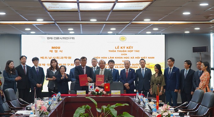 Các đại biểu tham dự chụp ảnh lưu niệm tại buổi Lễ