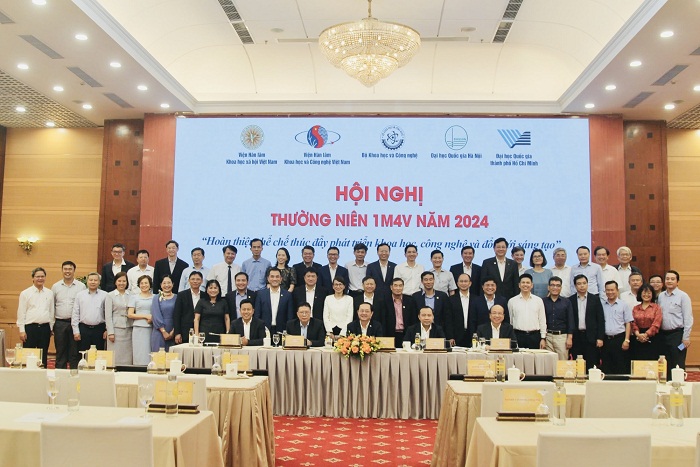 Đại biểu tham dự chụp ảnh lưu niệm tại Hội nghị