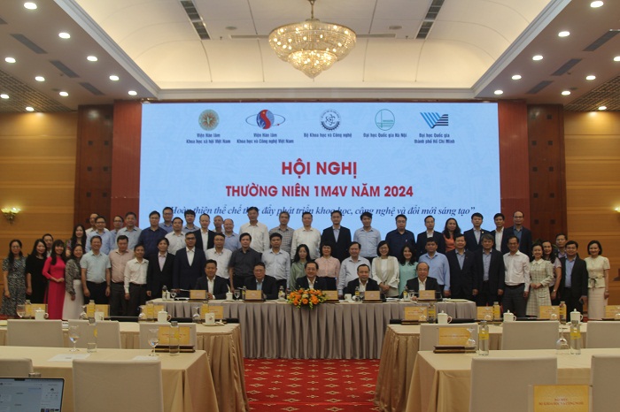 Đại biểu tham dự chụp ảnh lưu niệm tại Hội nghị