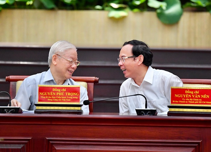Tổng Bí thư Nguyễn Phú Trọng và Bí thư Thành ủy TPHCM Nguyễn Văn Nên tại buổi làm việc năm 2022 (Ảnh: Báo SGGP).