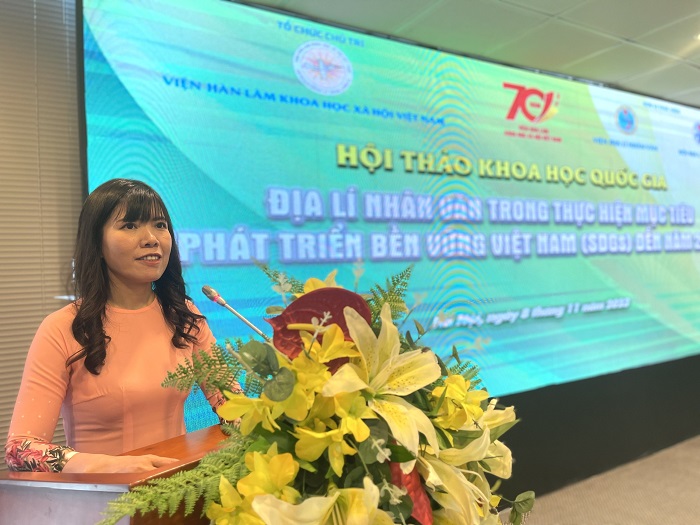 TS. Nguyễn Song Tùng, Viện trưởng Viện Địa lý nhân văn phát biểu đề dẫn Hội thảo