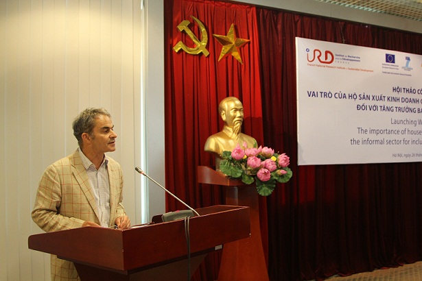 Ông Frederic Thomas, Phó đại diện IRD phát biểu chào mừng tại Hội thảo