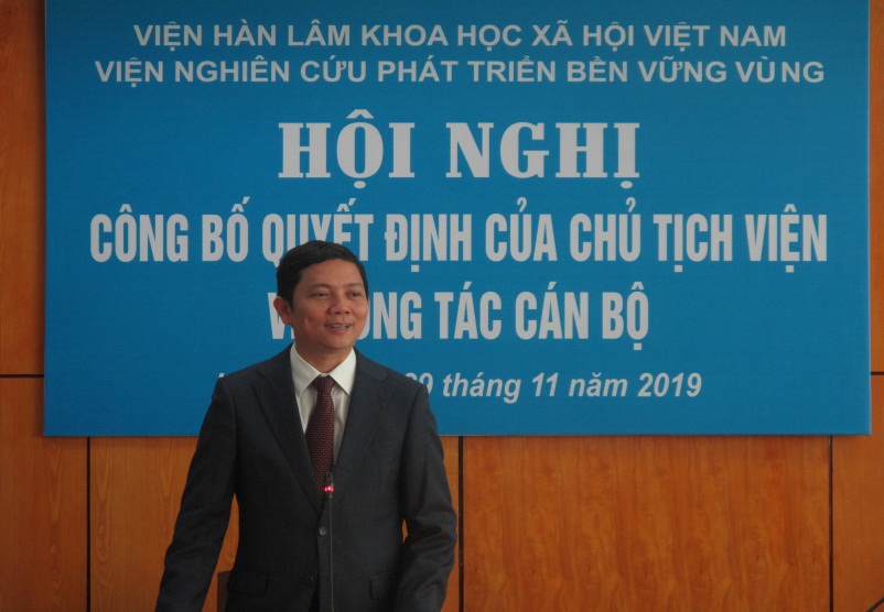 PGS.TS. Bùi Nhật Quang phát biểu giao nhiệm vụ tại buổi lễ