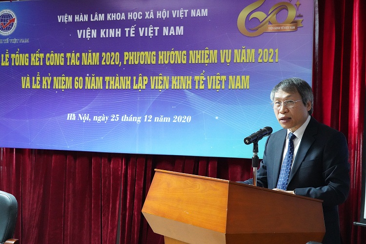 PGS.TS. Bùi Quang Tuấn, Viện trưởng Viện Kinh tế Việt Nam phát biểu khai mạc tại Lễ Kỷ niệm