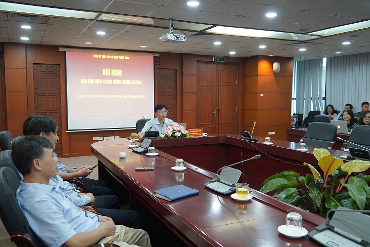 PGS.TS. Nguyễn Đức Minh, Ủy viên Ban Thường vụ Đảng ủy, Phó Chủ tịch Viện Hàn lâm chủ trì Hội nghị tại điểm cầu<br>Đảng ủy Viện Hàn lâm KHXH Việt Nam