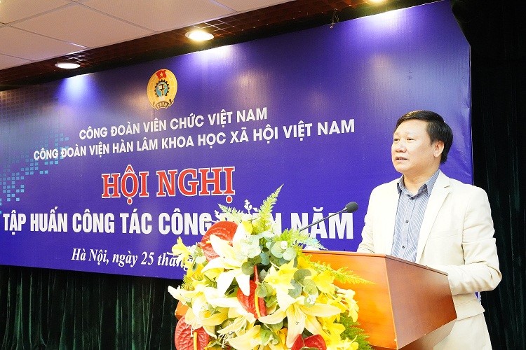 PGS.TS. Phạm Văn Dương, Phó Chủ tịch Công đoàn Viện Hàn lâm phát biểu khai mạc Hội nghị 