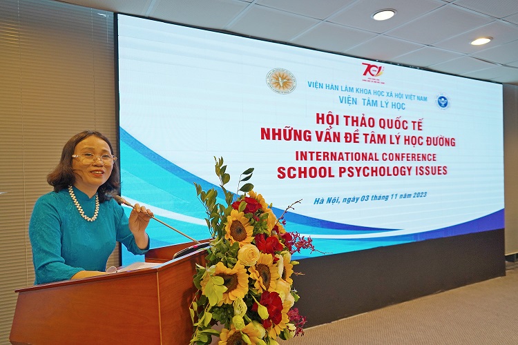 PGS.TS. Đặng Thị Hoa, Quyền Viện trưởng Viện Tâm lý học, VASS phát biểu khai mạc Hội thảo