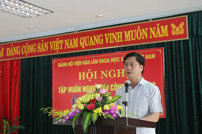 PGS.TS. Phạm Văn Đức, Phó Bí thư Đảng ủy Viện Hàn lâm<br> phát biểu khai mạc Hội nghị