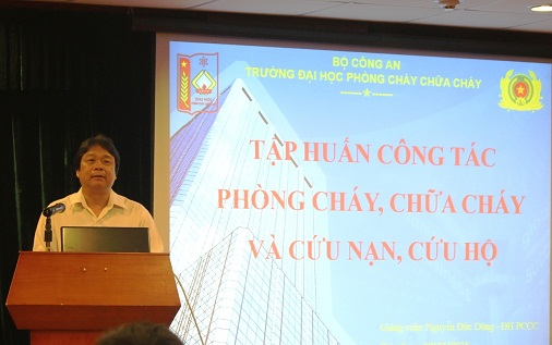 PGS.TS. Đặng Nguyên Anh phát biểu khai mạc lớp <br> Tập huấn PCCC năm 2017 </br>