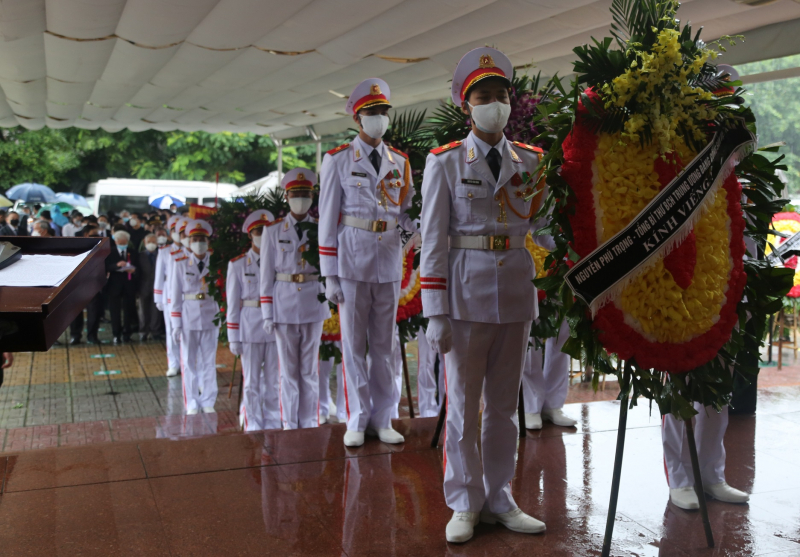 Tổng Bí thư Nguyễn Phú Trọng gửi vòng hoa viếng GS.AHLĐ Vũ Khiêu