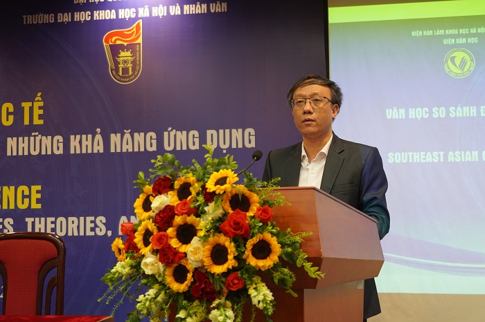 TS. Trần Thiện Khanh, Phó Viện trưởng Viện Văn học-VASS phát biểu đề dẫn tại Hội thảo