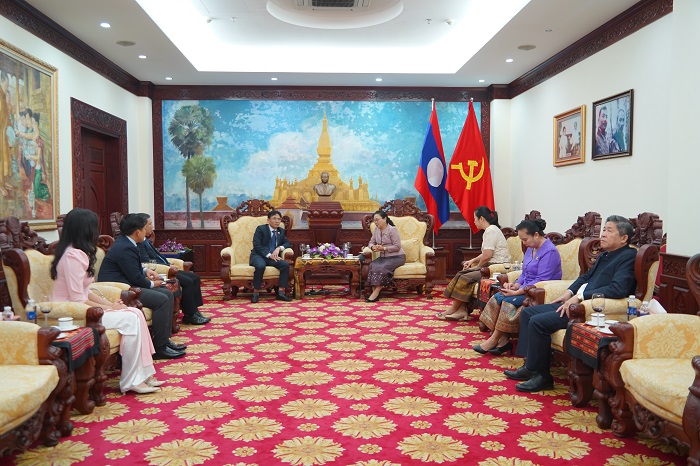 Quang cảnh buổi chúc mừng