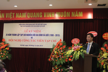 PGS.TS. Phạm Văn Đức, Phó Bí thư Đảng ủy, Phó Chủ tịch<br>Viện Hàn lâm Khoa học xã hội Việt Nam, Chủ tịch Liên Chi hội <br>Nhà báo Viện Hàn lâm phát biểu tại Lễ kỷ niệm