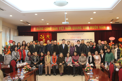 Các đại biểu tham dự chụp ảnh lưu niệm