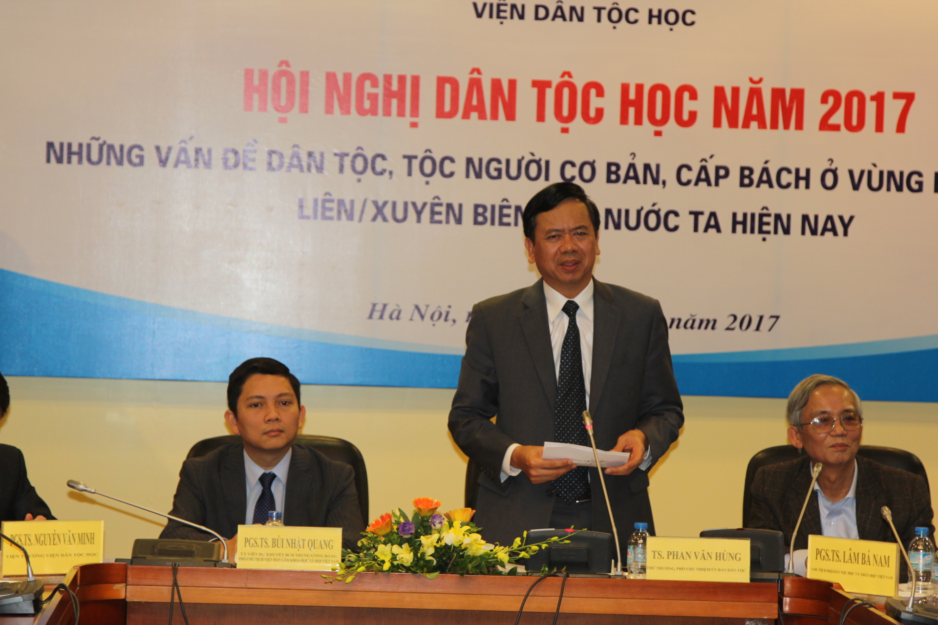 TS. Phan Văn Hùng, Thứ trưởng, Phó Chủ nhiệm Ủy ban Dân tộc phát biểu tại Hội nghị