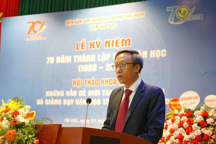 TS. Trần Thiện Khanh, Phó Viện trưởng Viện Văn học phát biểu tại buổi Lễ