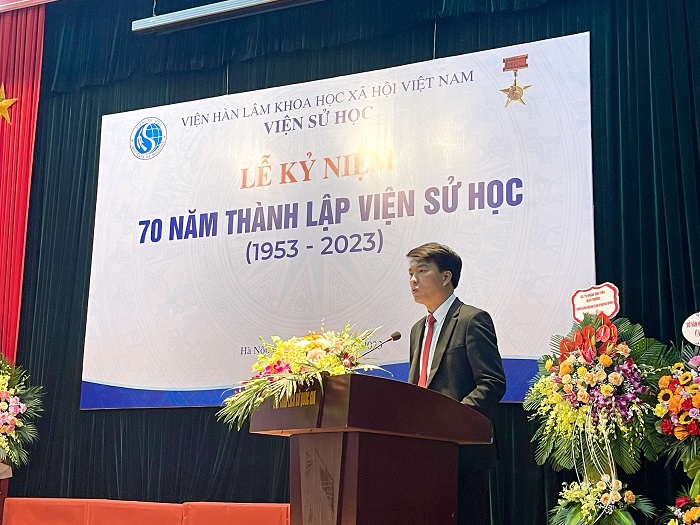 TS. Lê Quang Chắn,  Phó Viện trưởng điều hành Viện Sử học phát biểu