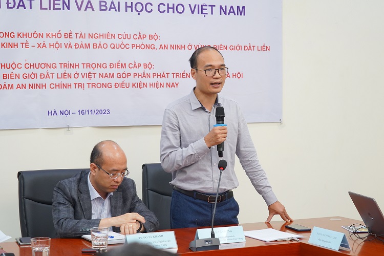 TS. Lê Văn Hùng, Phó Viện trưởng phụ trách IRSD phát biểu khai mạc Hội thảo