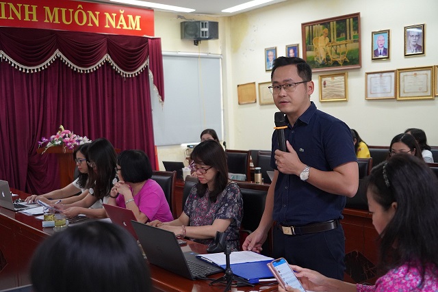 Thiếu tá, TS. Nguyễn Đình Châu, Học viện An ninh nhân dân, Bộ Công an trình bày báo cáo tại Hội thảo