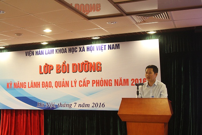 TS. Phạm Minh Phúc, Phó Trưởng ban Ban Tổ chức – Cán bộ <br>phát biểu tại Lễ Bế giảng<br>