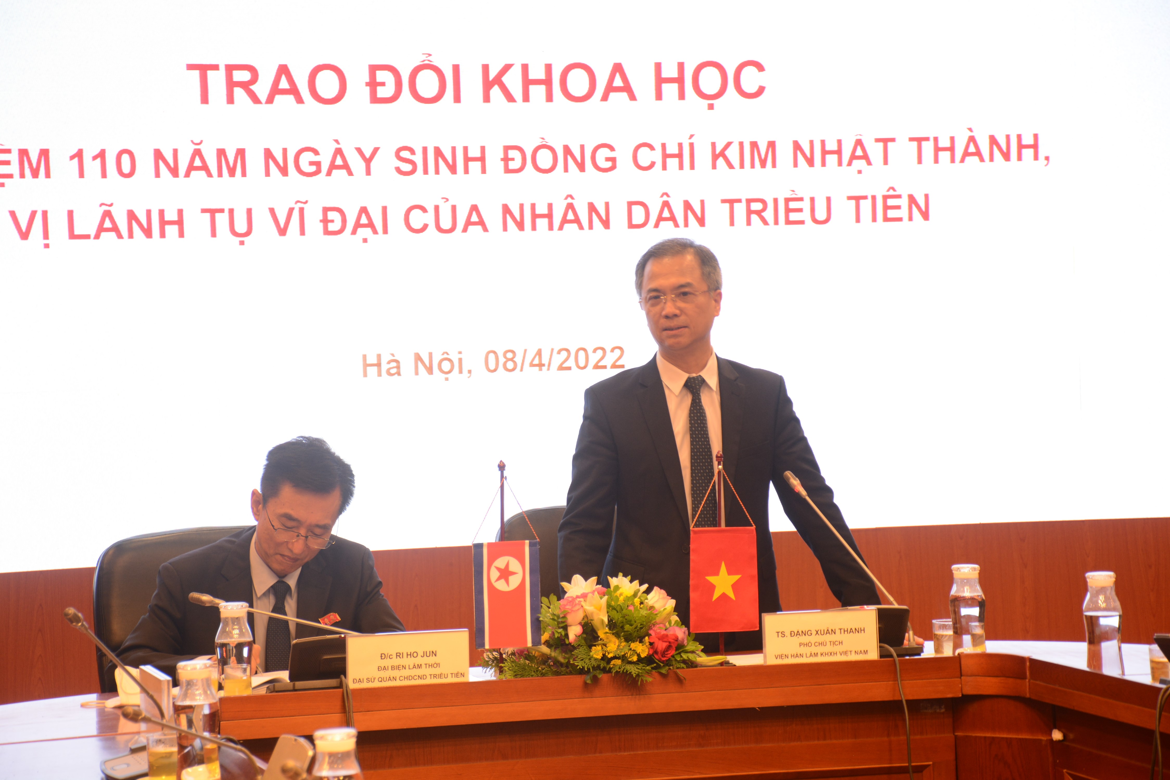 TS. Đặng Xuân Thanh, Phó Chủ tịch Viện Hàn lâm phát biểu khai mạc tại tọa đàm