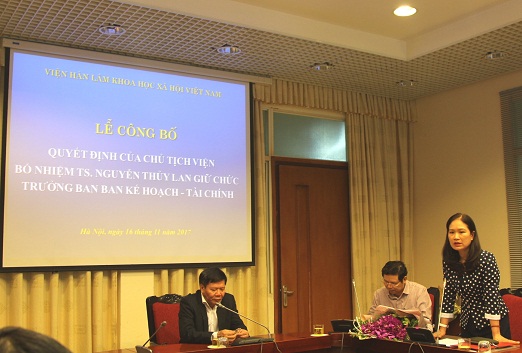 TS. Nguyễn Thủy Lan phát biểu nhận nhiệm vụ tại buổi lễ <br></br>