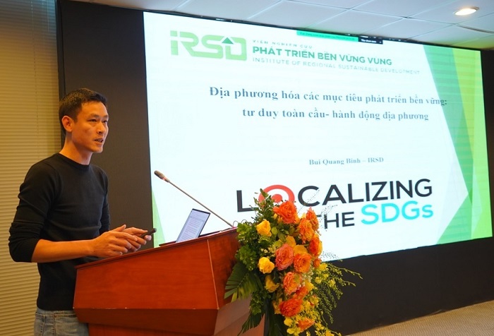 TS. Bùi Quang Bình, Viện Nghiên cứu Phát triển bền vững Vùng trình bày báo cáo tại Hội thảo