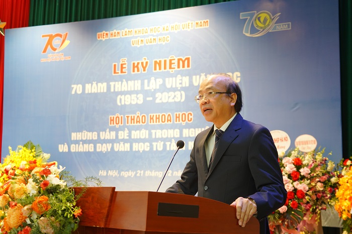 TS. Phan Chí Hiếu, Bí thư Đảng ủy, Chủ tịch Viện Hàn lâm KHXH Việt Nam, Phó Chủ tịch Hội đồng Lý luận Trung ương phát biểu