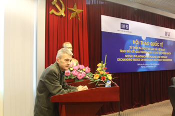 <br>GS.TS. Henrik Domanski phát biểu chào mừng Hội thảo<br>