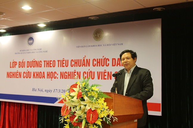 PGS.TS. Trần Minh Tuấn phát biểu chỉ đạo lớp học